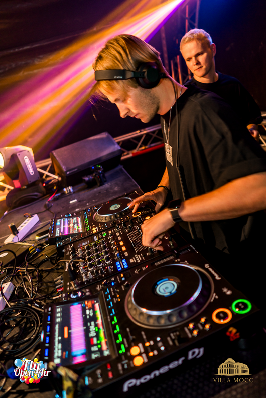 260530_fly-154.png