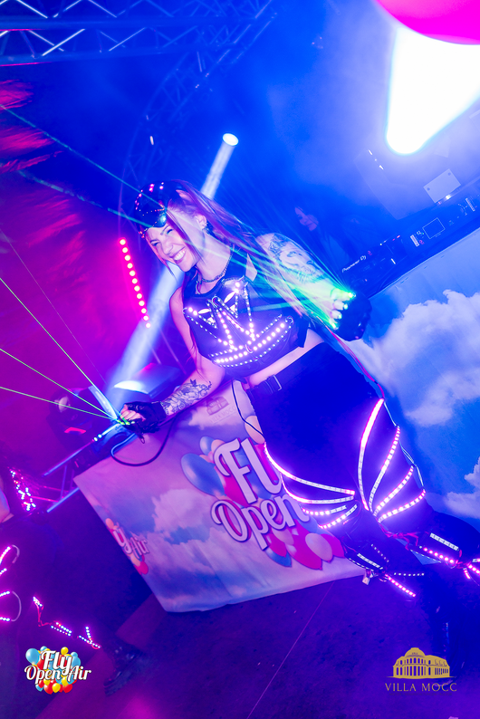 260530_fly-131.png